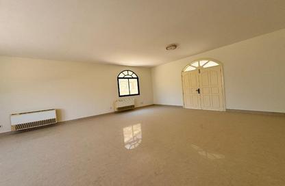 Villa - 5 - 6 for sale in Busaiteen - Muharraq Governorate