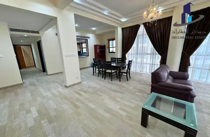 Apartment - 4 Bedrooms - 5 Bathrooms for rent in Al Juffair - Capital Governorate