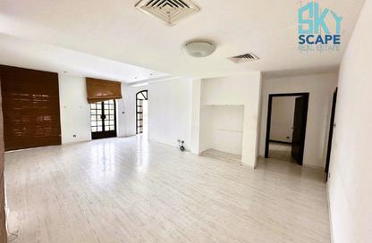 Villa - 4 Bedrooms - 4 Bathrooms for rent in Janabiya - Northern Governorate
