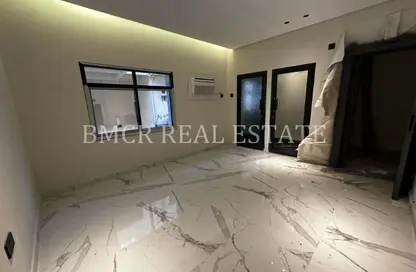 Apartment - Studio - 1 Bathroom for rent in Gudaibiya - Manama - Capital Governorate