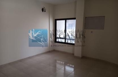 Office Space - Studio - 2 Bathrooms for rent in Exhibition Road - Hoora - Capital Governorate