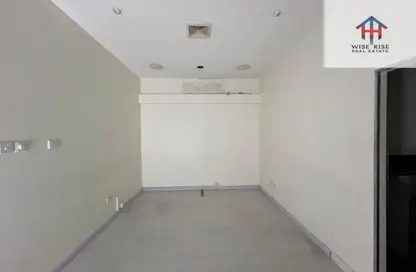 Office Space - 2 Bedrooms - 2 Bathrooms for rent in Gufool - Manama - Capital Governorate