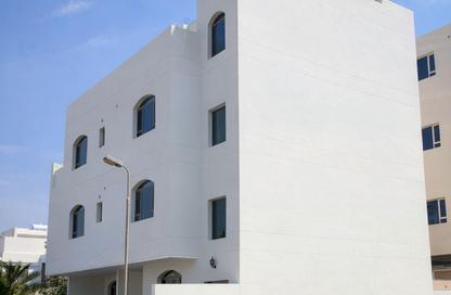 Whole Building - 7+ Bedrooms - 7+ Bathrooms for sale in A'Ali - Central Governorate