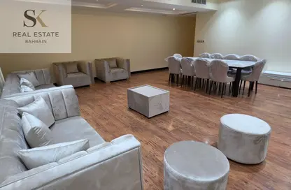 Apartment - 3 Bedrooms - 5 Bathrooms for rent in Abraj Al Lulu - Manama - Capital Governorate