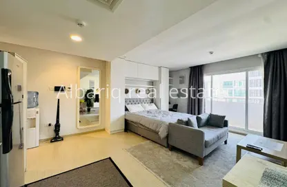 Apartment - 1 Bathroom for rent in Busaiteen - Muharraq Governorate