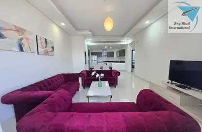 Apartment - 2 Bedrooms - 2 Bathrooms for rent in Sanabis - Manama - Capital Governorate