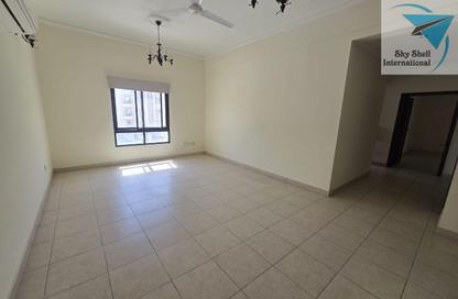 Apartment - 2 Bedrooms - 2 Bathrooms for rent in Al Burhama - Manama - Capital Governorate Apartment - 2 Bedrooms - 2 Bathrooms for rent in Al Burhama - Manama - Capital Governorate