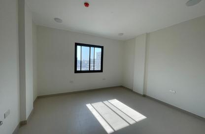 Whole Building - 7+ Bedrooms - 7+ Bathrooms for rent in Tubli - Central Governorate