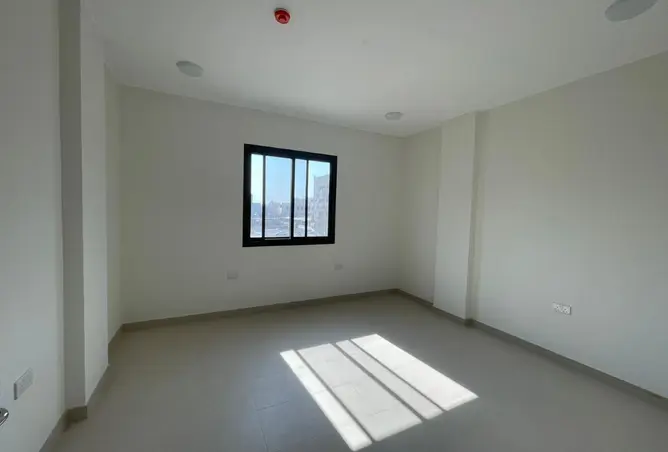 987606 - Property Image 2