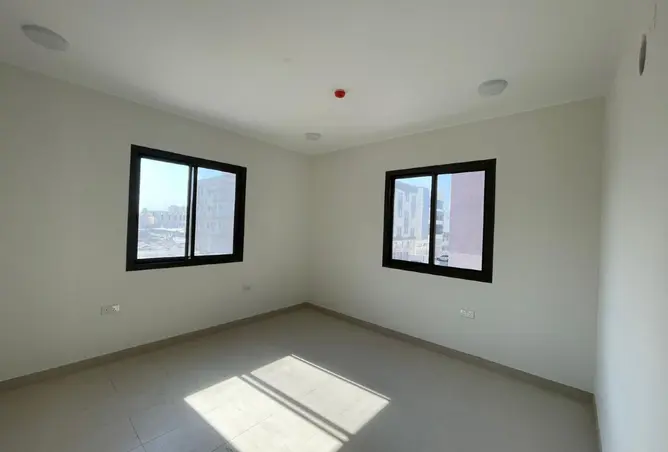 987606 - Property Image 3