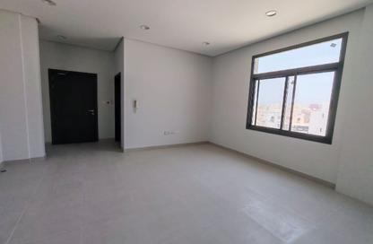 Apartment - 1 Bedroom - 2 Bathrooms for rent in Busaiteen - Muharraq Governorate