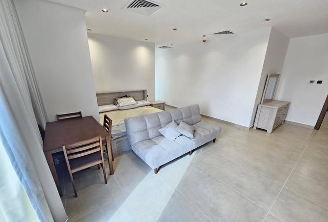 996208 - Property Image 2