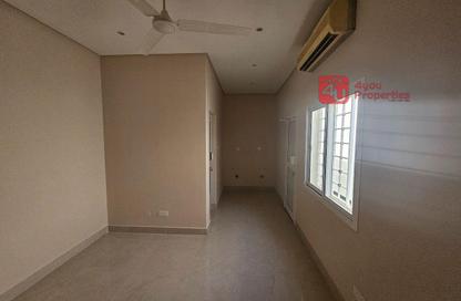 Villa - 3 Bedrooms - 4 Bathrooms for rent in Salmaniya - Manama - Capital Governorate
