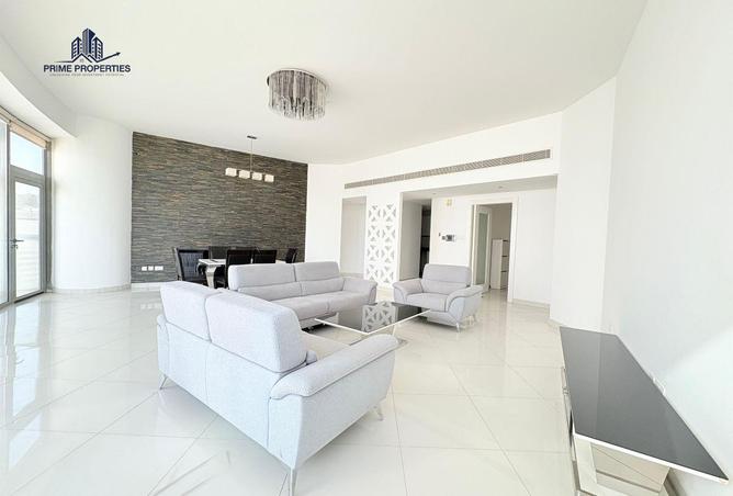 988463 - Property Image 3