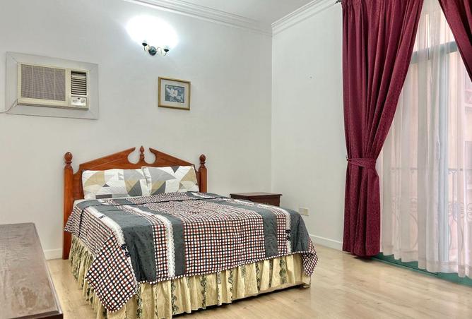 989842 - Property Image 3