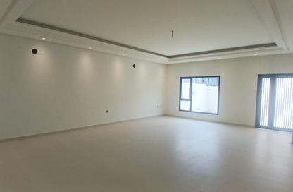 Villa - 5 Bedrooms - 6 Bathrooms for sale in Busaiteen - Muharraq Governorate