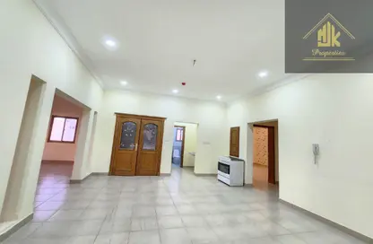 شقة - 3 غرف نوم - 3 حمامات للايجار في سند - المحافظة الوسطى