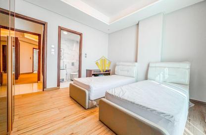 Apartment - 2 Bedrooms - 2 Bathrooms for rent in Sanabis - Manama - Capital Governorate
