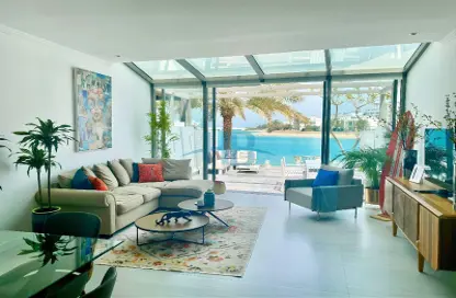 فيلا - 4 غرف نوم - 5 حمامات للبيع في شارع أمواج - أمواج - المحرق