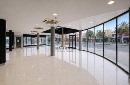 Show Room - Studio - 2 Bathrooms for rent in Muharraq - Muharraq Governorate