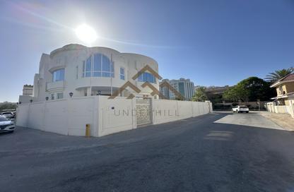 Villa - 4 Bedrooms - 7 Bathrooms for rent in Mahooz - Manama - Capital Governorate