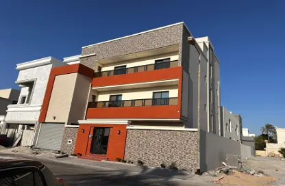 فيلا - 4 غرف نوم - 8 حمامات للبيع في البسيتين - المحرق