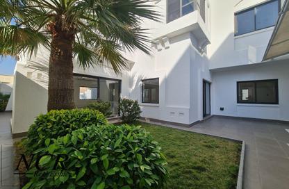 Villa - 5 Bedrooms - 4 Bathrooms for rent in Saar - Northern Governorate