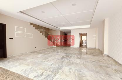 Villa - 4 Bedrooms - 5 Bathrooms for rent in Tubli - Central Governorate