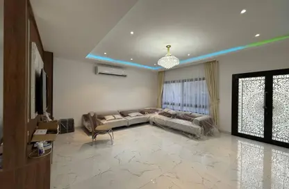 شقة - 5 غرف نوم - 6 حمامات للايجار في ديار المحرق - المحرق