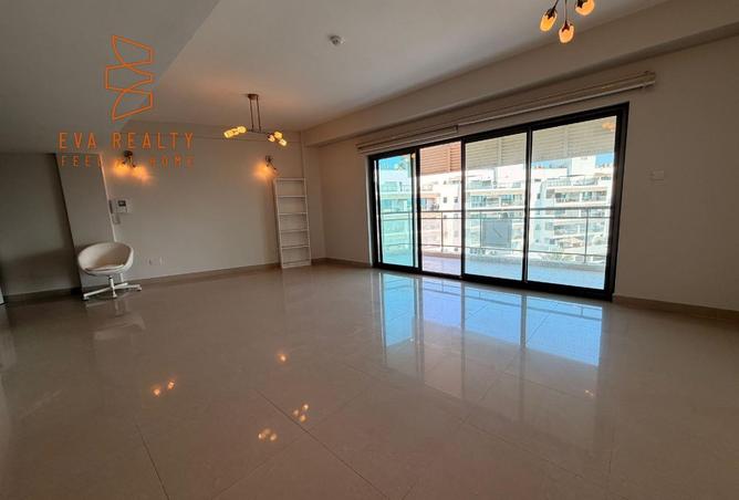 988737 - Property Image 2