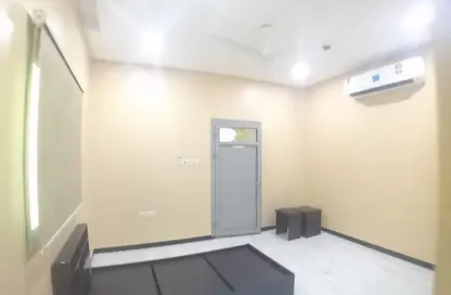 Apartment - Studio - 1 Bathroom for rent in Hidd - Muharraq Governorate