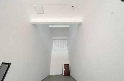 Warehouse - Studio - 1 for rent in Muharraq - Muharraq Governorate