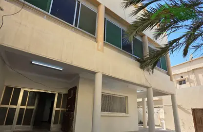 فيلا - 7 غرف نوم - 5 حمامات للايجار في المحرق - المحرق