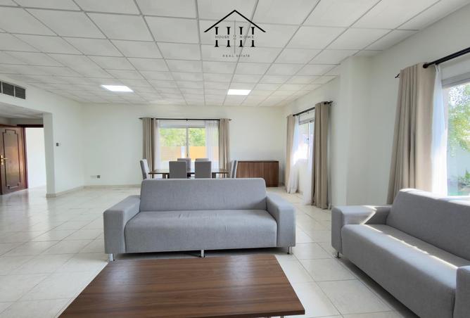 992594 - Property Image 2