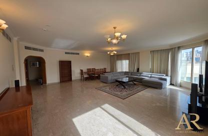 Apartment - 3 Bedrooms - 4 Bathrooms for rent in Al Juffair - Capital Governorate
