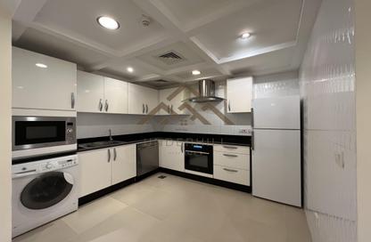 Apartment - 2 Bedrooms - 2 Bathrooms for rent in Al Juffair - Capital Governorate