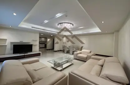 Apartment - 2 Bedrooms - 2 Bathrooms for rent in Al Juffair - Capital Governorate