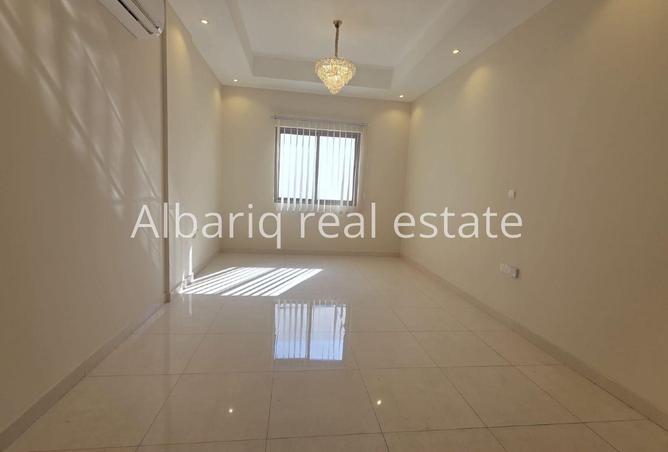 993213 - Property Image 2