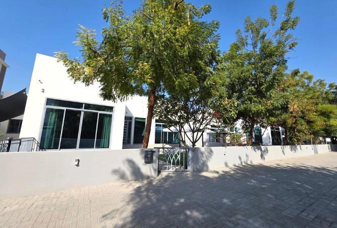 990136 - Property Image 2