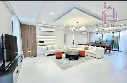 Villa - 3 Bedrooms - 5 Bathrooms for rent in Busaiteen - Muharraq Governorate
