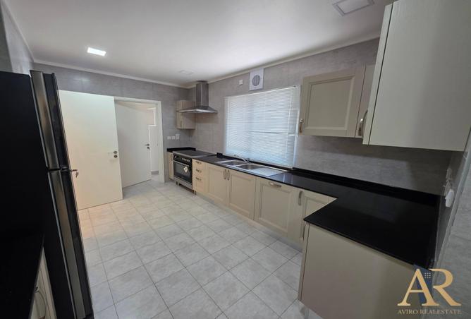 53432198 - Property Image 3