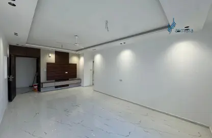 شقة - 5 غرف نوم - 5 حمامات للبيع في الحد - المحرق