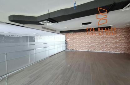 Show Room - Studio - 2 for rent in Sanabis - Manama - Capital Governorate