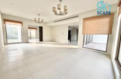 Villa - 4 Bedrooms - 5 Bathrooms for rent in Janabiya - Northern Governorate