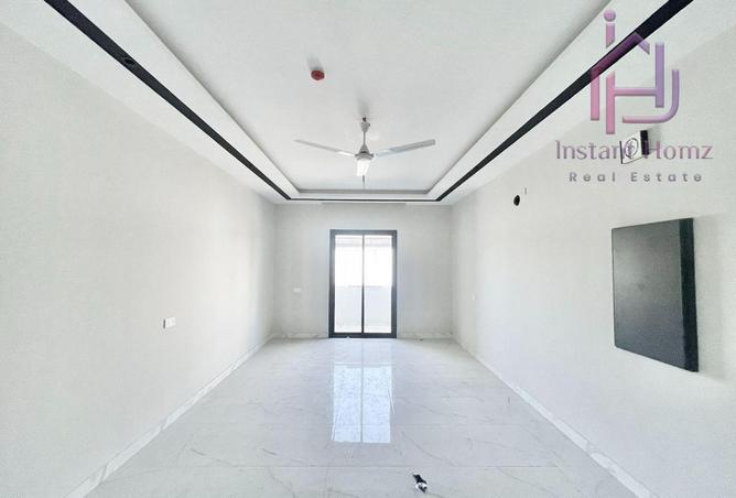 999904 - Property Image 2