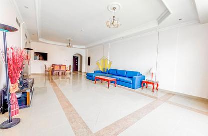 Apartment - 3 Bedrooms - 3 Bathrooms for rent in Al Juffair - Capital Governorate