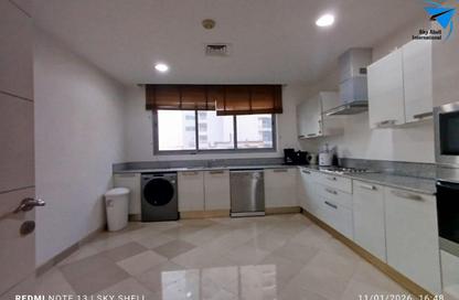 Apartment - 2 Bedrooms - 2 Bathrooms for rent in Al Juffair - Capital Governorate