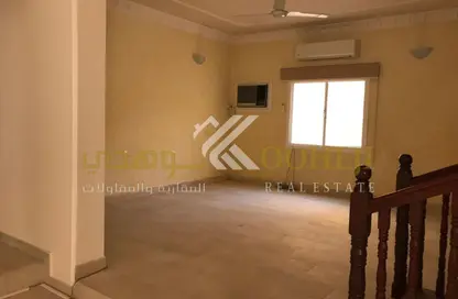 Villa - 6 Bedrooms - 4 Bathrooms for sale in Alhajiyat - Riffa - Southern Governorate