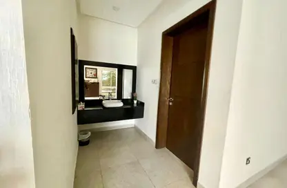 فيلا - 6 غرف نوم - 6 حمامات للبيع في الجنبية - المحافظة الشمالية