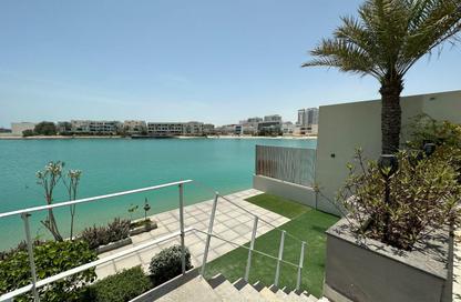 Villa - 5 Bedrooms - 6 Bathrooms for sale in Najma - Amwaj Islands - Muharraq Governorate